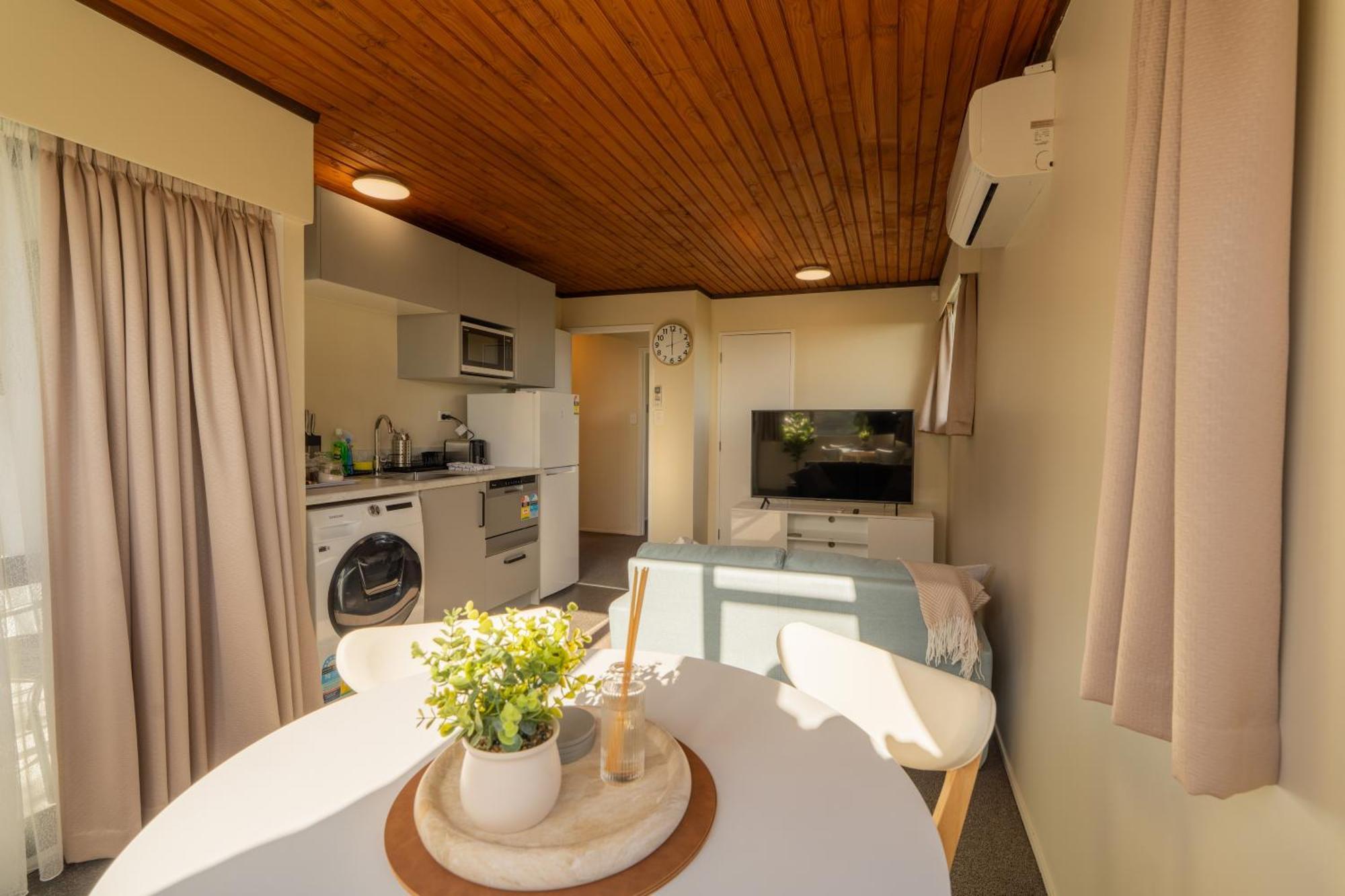 Cosy Unit With Incredible Views & Sky Tv Villa Whanganui Exterior photo